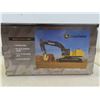 Image 3 : New Old Stock John Deere Diecast Excavator Scale 1:50 , Peterbilt Model 335 Diecast