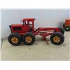 Image 2 : 2 Pressed Metal Graders (1 Tonka) Larger is 17 1/2'' x 7 1/4'' x 7 1/2''