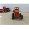 Image 8 : 2 Pressed Metal Graders (1 Tonka) Larger is 17 1/2'' x 7 1/4'' x 7 1/2''
