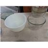 Image 3 : Mixing Bowls, Pie Plates, Loaf Pans & More 