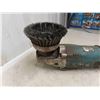 Image 2 : Makita Angle Grinder with Wire Wheel 