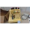 Image 2 : Hobbylock 788 Serger Sewing Machine with Extra Thread 