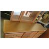 Image 4 : 4pce Oak Bedroom Suite: Oak Dresser 56'' x 38'' x 18'' Plus Mirror , 2 Night 