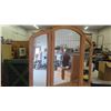 Image 5 : 4pce Oak Bedroom Suite: Oak Dresser 56'' x 38'' x 18'' Plus Mirror , 2 Night 