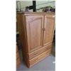 Image 7 : 4pce Oak Bedroom Suite: Oak Dresser 56'' x 38'' x 18'' Plus Mirror , 2 Night 