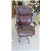 Image 1 : Leather Style Swivel Office Chair 