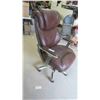 Image 2 : Leather Style Swivel Office Chair 
