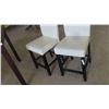 Image 5 : Table 36'' x 42'' x 42'' with 4 Chairs 