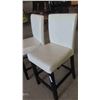 Image 6 : Table 36'' x 42'' x 42'' with 4 Chairs 