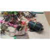 Image 8 : 2 Aquariums 18'' x 30'' x 12''  &  12'' x 20'' x 10'' , Plus Accessories, Pumps
