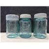 Image 16 : (35) Vintage Pint Size Fruit Jars with Lids 