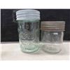 Image 19 : (35) Vintage Pint Size Fruit Jars with Lids 