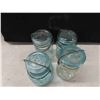 Image 21 : (35) Vintage Pint Size Fruit Jars with Lids 