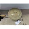 Image 2 : 1 Gallon Medalta Crock and Lid
