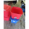 Image 2 : 4 Storage Tubs 3 with Lids 