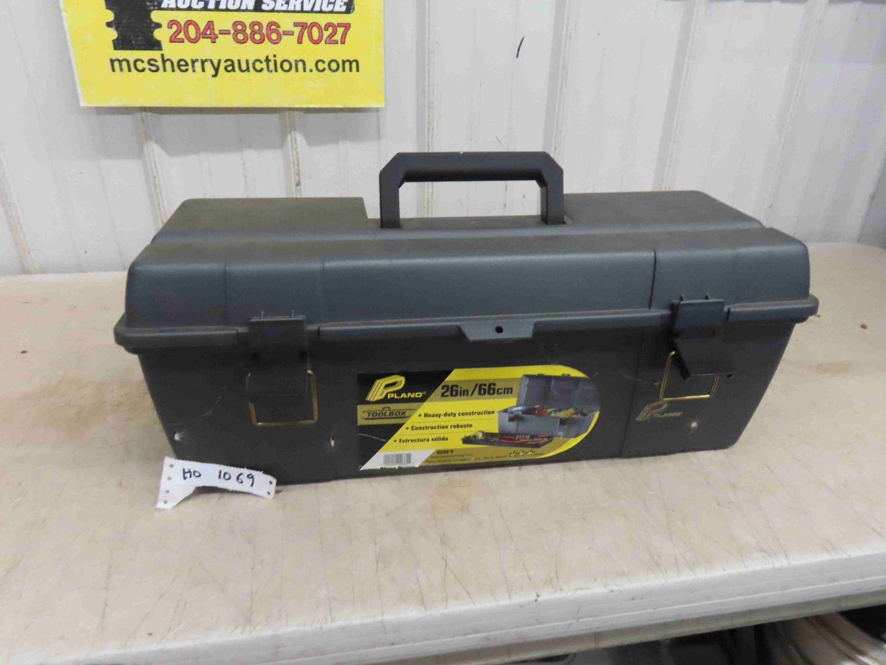 Plano 26'' Tool Box with Tray