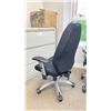 Image 2 : PAIR OF ROLLING OFFICE CHAIRS