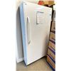 Image 1 : FRIGIDAIRE STANDING FREEZER WITH APPROX 75 FREEZER PACKS