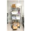 Image 1 : SQUARE METRO RACK WITH CONTENTS (ASSORTED GLASSWARE AND BEAKERS)