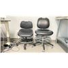 Image 1 : PAIR OF ROLLING OFFICE CHAIRS