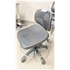 Image 3 : PAIR OF ROLLING OFFICE CHAIRS