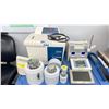 Image 1 : BRANSON 3510 ULTRASONIC CLEANER, METRO TOLEDO CAREPAC L AND SET OF LABORATORY WEIGHTS