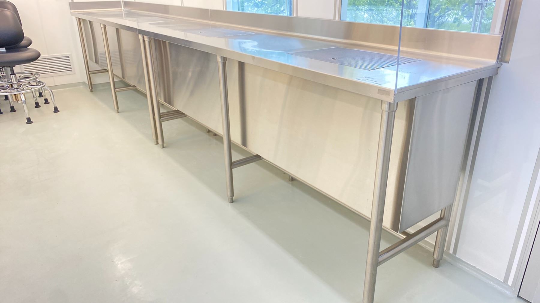 LARGE STAINLESS STEEL TANK TABLE APPROX 14 X 2 X 3' (2 TABLES WITH ...