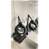 Image 2 : PAIR OF LIGHTED MAGNIFIERS