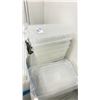 Image 3 : LARGE LOT OF PLASTIC STORAGE TOTES