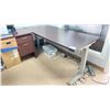 Image 2 : GREY AND BROWN ELECTRIC SIT TO STAND DESK APPROX 6' X 2.5'