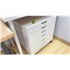 Image 2 : WHITE TABLE 3 X 2' AND 6 DRAWER ORGANIZER
