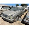 Image 1 : 1997 Mercedes-Benz E-Class