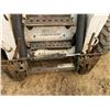 Image 11 : 2007 S300 Bobcat, 2 spd, High Flow, Quick Attach, Enclosed Cab, Hand or Foot Controls, 4923 hrs. S/N