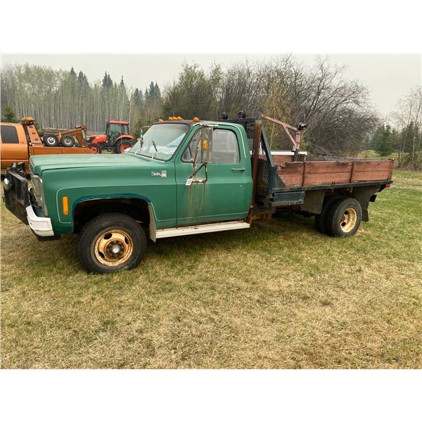 1972 GMC 3500 – 4x4, 4 speed, Box & Hoist, Electric Winch (West Yard)