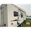 Image 4 : 2010 Forest River, Wildcat 5th Wheel, 30 ft Holiday Trailer, new lino, new slide awnings, new tires,