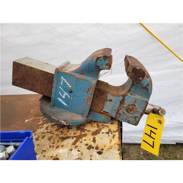 Approx. 6" vise