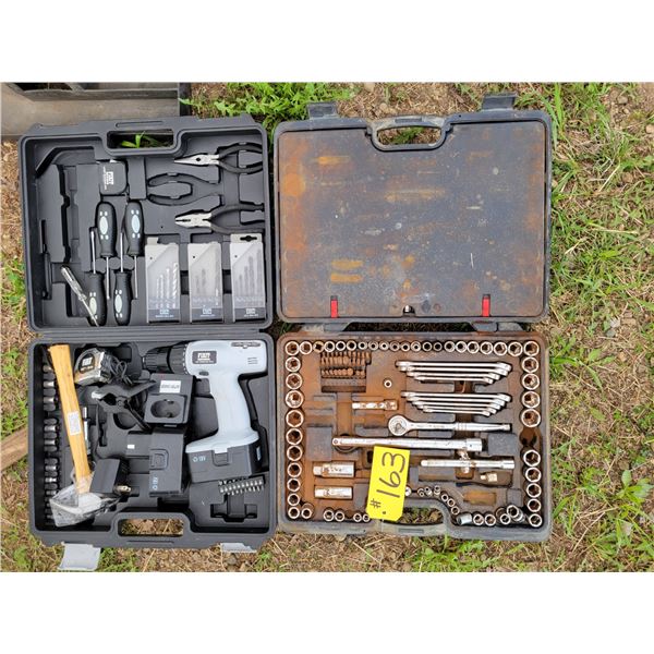 Cordless drill & tool set