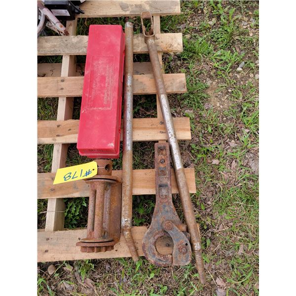 Pindle hitch, 2- boomers, flares & rachet