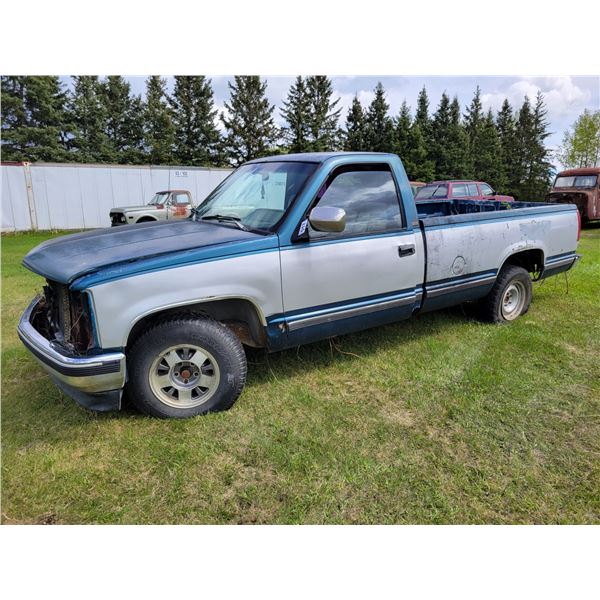 Blue & silver Silverado, V8 Auto, Sold for parts (West Yard)