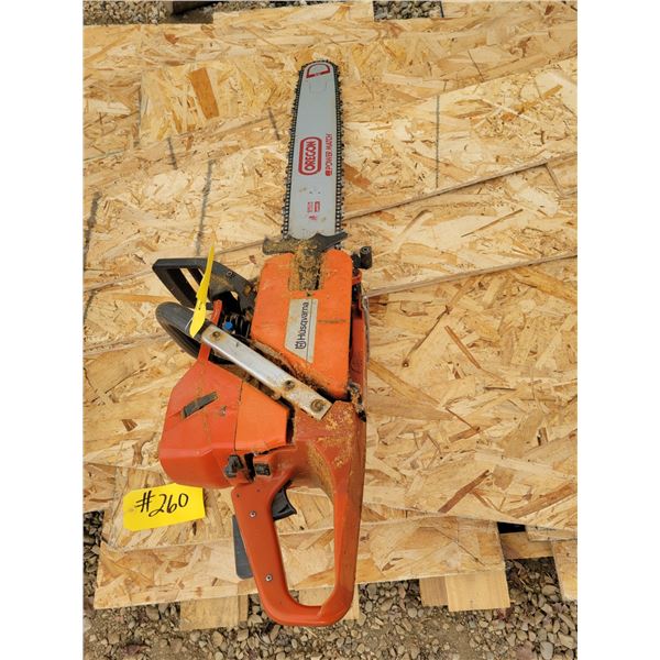 Husqvarna 372 chain saw