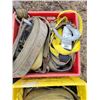 Image 3 : 1- Lot of tie down straps, bungee cords, etc.