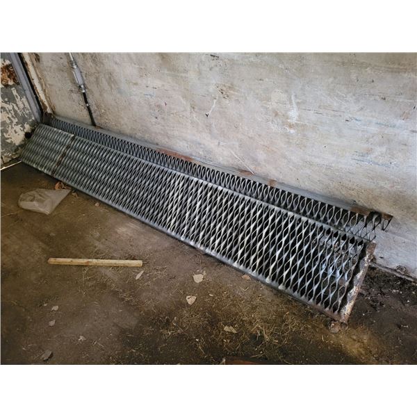 2- Approx. 7 ft loading ramps