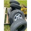 Image 1 : 5- 16" tires