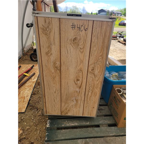 Elec. Fridge, 22" x 41"