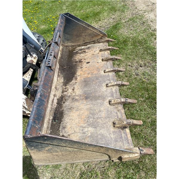 79" Tooth bucket for skidsteer
