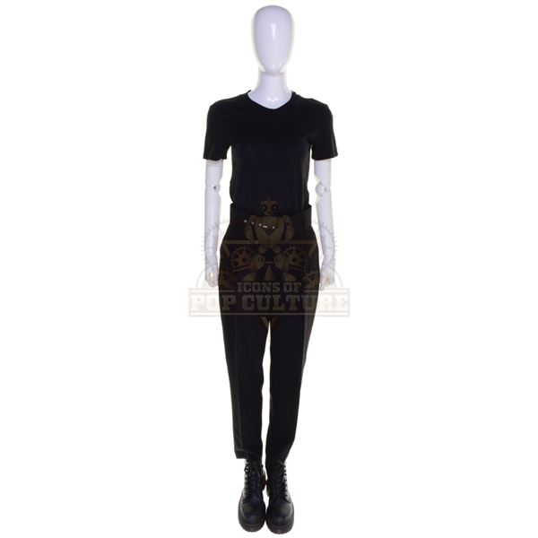 L.A.'s Finest (TV) - Nancy McKenna’s (Jessica Alba) Outfit - 36 - 10