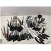 Image 1 : Assorted Kitchen Utensils