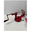 Image 2 : Assorted Kitchen Gadgets