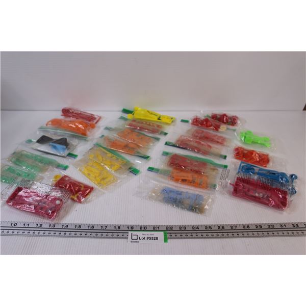 (24) Vintage Plastic Build your Own Toy Car & Such Lot