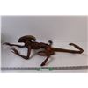 Image 1 : "Alien" Movie Alien Figurine (Legs Need Fixing)